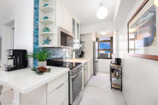 Newly Renovated 1BR with King Bed & Great Ocean Views! - 7