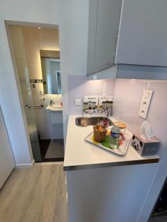 Paris 17 - Coeur Batignolles - Beau studio 10 m2 -110 sqf - Etat neuf - Calme - Idéal une personne - single occupancy - Paris - 9