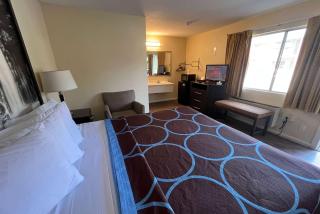 Super 8 by Wyndham Red Bluff - Red Bluff - 2