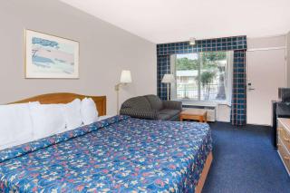 Days Inn by Wyndham Seguin TX - Seguin - 2