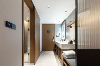 Atour Hotel Guangzhou Panyu Nancun Wanbo Subway Station - Canton - 1