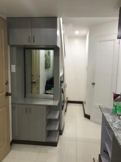 Loft-Style Condo Unit in Makati with Netflix WIFI - Manila - 8