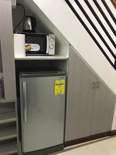 Loft-Style Condo Unit in Makati with Netflix WIFI - Manila - 2