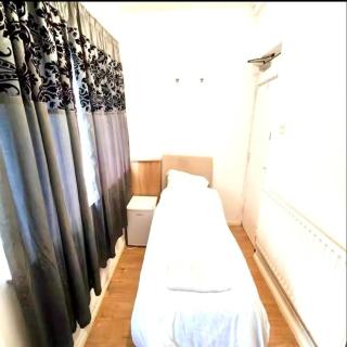 R8 Single bed Superb en suite - Londra - 1