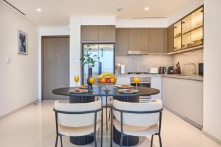 Luxury 2BR Apartment in Grand Bleu Tower at EMAAR Beachfront - High Floor with Marina and City View, Private Beach Access by Stayfinity - 1