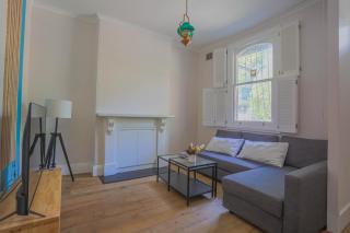 2 Bedroom House with 2 E-Bikes Included at Centre of Chippendale - Sydney - 1