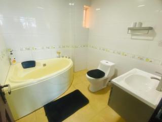 Skylar H & Apartment - Dar es Salaam - 4