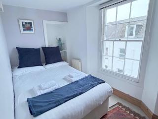 3 Bed Georgian Grade II Listed Townhouse Close to Tunnel Beaches - Ilfracombe - 3