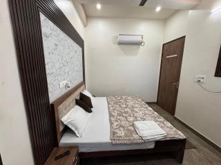 Shri Prem Residency - Vrindāvan - 3