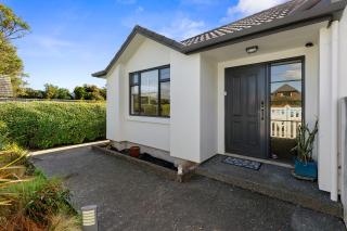 Urban and Stunning 3 bed Home in Hutt Central - Lower Hutt - 7