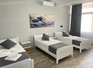 Friends Hotel - 9