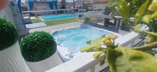 Alloggi Turistici con Piscina Palestra Jacuzzi Sauna - All Inclusive - Anzio - 7