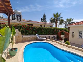 Villa Best Holiday- breathtaking sea views, amazing garden, private pool, BBQ, next to CORAL BAY, Lower Peyia, Paphos - 7