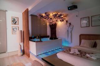 Nuit romantique, Suite avec jacuzzi et cinéma privé au design Japandi - Guebwiller - 9