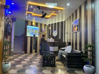 Atithi Palace Luxury Guest House - Varanasi - 1