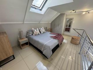 Stylish Loft apartment in the heart of Durbanville - 4