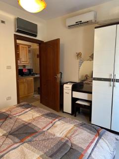 استوديو مفروش غرفة وصالون الدوار السابع furnished studio 7th circle - 4