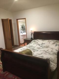 Bedroom with ensuite - 5