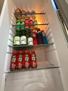 FYLL Homes - Ysabella Suite Stylish Art Deco 1-Bed Apartment with FREE Parking Near Pagsanjan Falls & Caliraya - 8