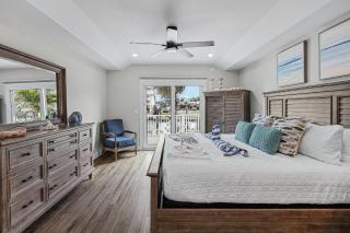218 Oasis on Ohio- Stunning Pool Home with Dock Access! home - Fort Myers Beach - 7