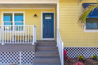 218 Oasis on Ohio- Stunning Pool Home with Dock Access! home - Fort Myers Beach - 2