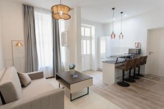 Artsy Central Elizabeth Boulevard Suites - Budapest - 0