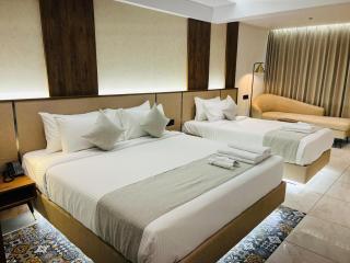 Royal Plaza Inn by RAK Rooms - Kozhikode - 9