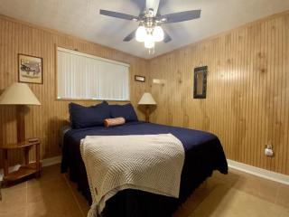 Barney's Retreat- Rustic cabin on the river! - 7