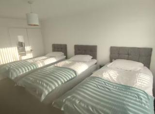 Spacious home for groups of friends, family and work colleagues, external CCTV installed for guests peace of mind - West Bromwich - 9