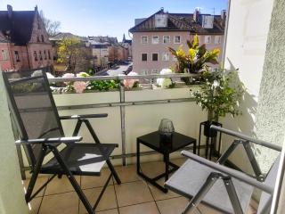 Wohlfühlen im modernen Design-Apartment mit Balkon in Best-Lage - Nuremberg - 2
