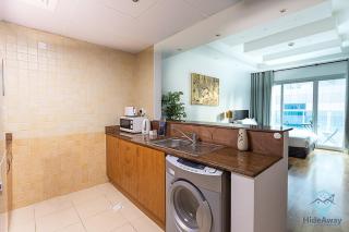 Cozy Studio l Dubai Marina l Parking, Pool & Gym - 2