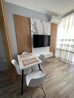 SunTouch Apartment - Sarandë - 9
