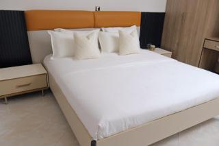 Hill view 2 Bedroom Jonarick Apartments - Kampala - 4