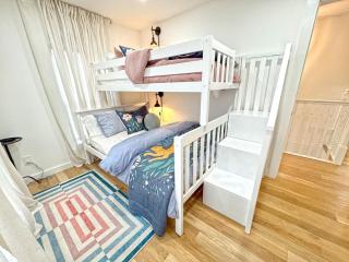Renovated home seconds from town - Woodstock - 5