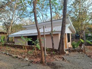 New casita walking distance to Avellanas beach - Río Sequito - 1