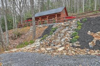 Peaceful Luxury in the Smoky Mountains with Hot Tub Cabin B - 1
