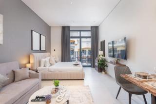 Free housekeeping visits during your stay - StayShort - Spacious and Stunning Studio in The Heart of JVC - 9