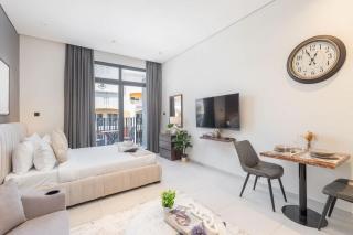 Free housekeeping visits during your stay - StayShort - Spacious and Stunning Studio in The Heart of JVC - 3