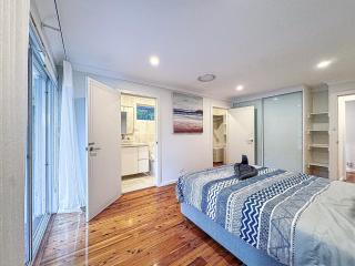 Spacious 4-bedrooms apartment in West Ryde with WiFi, AC - Sydney - 6