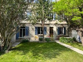 Maison de caractère avec jardin arboré en Avignon - Avignon - 0