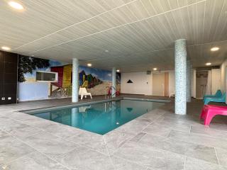 Le Havre Normand Villa piscine intérieure terrain de pétanque baby foot, ping pong, table de poker, billard, terrasse aménagée, jardin, proche plages du débarquement entre Caen et Bayeux - - 0