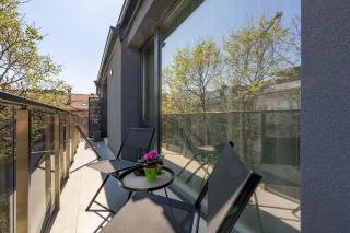 One BR Free parking Center - Varna - 3