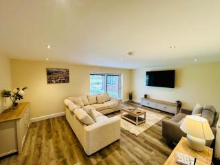 Four Bedroom House With Private Pool - Stunning countryside location with parking close to Chester City Centre - Chester - 7