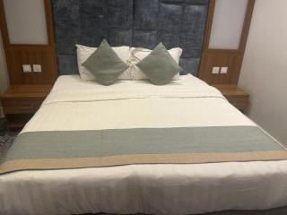 ملاذ فاخر للشقق المخدومة - طريق الدمام - 7