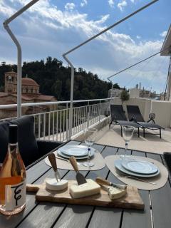 AK Athens Fine Stay - Penthouse with Big Terrace and View - 2 min from Metro - Atene - 2