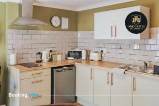PREMIUM DEAL l LAST-MINUTE ESCAPE l FREE PARKING I Garden I SLEEPS 6 l 3 Bed & 2 Bath I One Castle Apartments Short-lets and Serviced Accommodation - Harrogate - 8