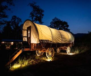 Luxury Glamping Wagon with mountain and vineyard views Winery - Banner Elk - 2
