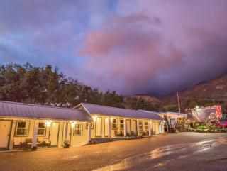 Genas's Sierra Inn & Restaurant - Dunlap - 7