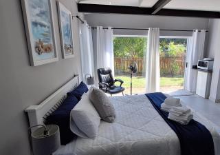 Island Flip-Flop Holidays - Sedgefield - 5