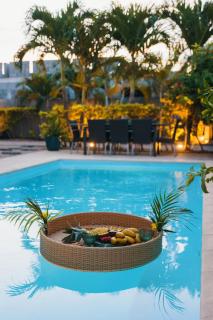 1 By The Beach with Pool - 3 bedrooms - Pointe aux Cannoniers - 6